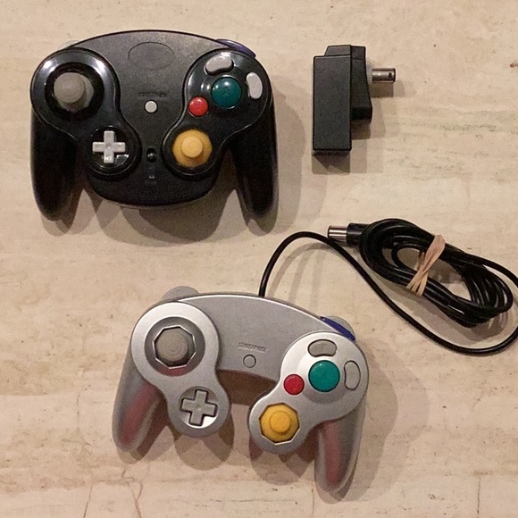 GameCube Controllers Wireless & Wired Lot Of 2 Controller - Picture 4 of 5